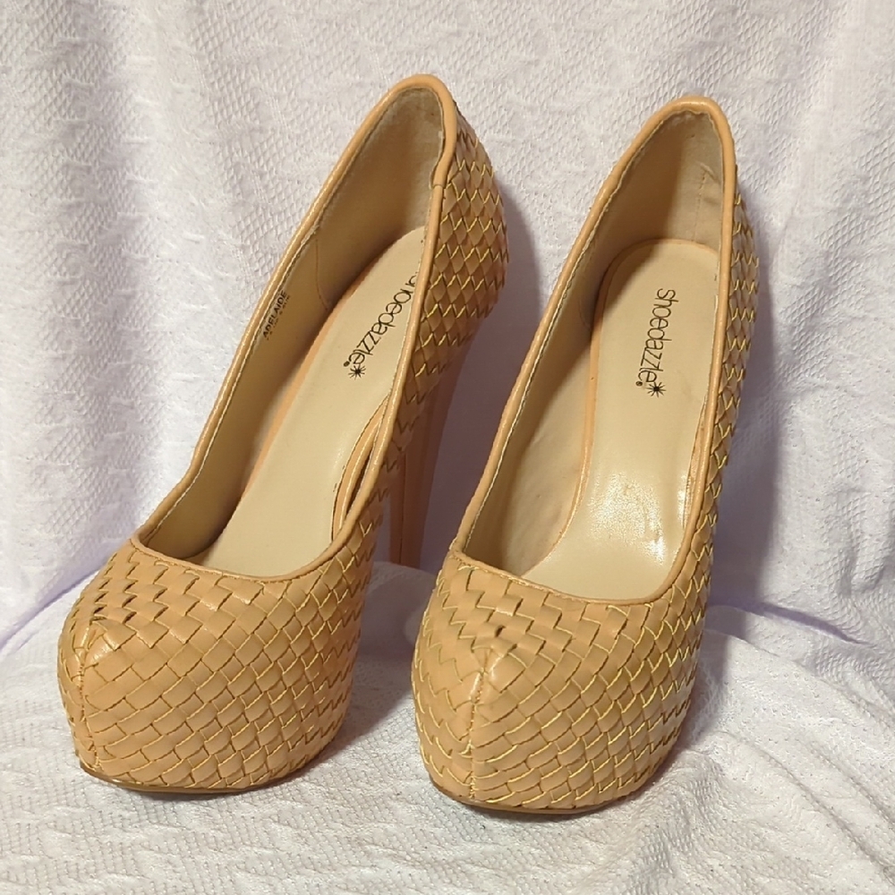 Shoe Dazzle Tan Woven Heels